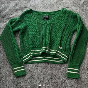 Preppy Abercrombie and Fitch green and white cropped sweater
